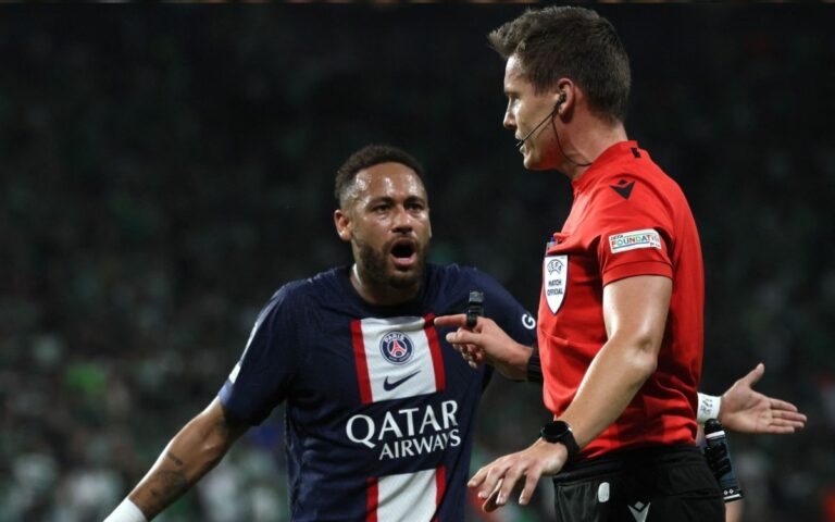 PSG’s Neymar Criticises Champions League Referee On Twitter After Booking for Trademark Celebration